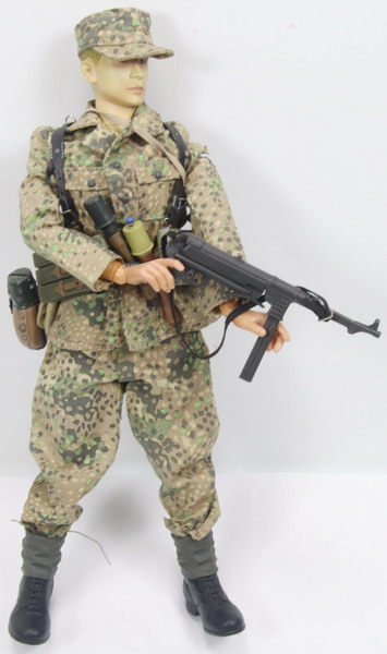 Action Dragón figure 1/6, Waffen SS, infantry