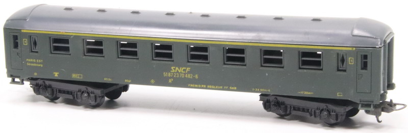 Wagon railway, passengers, scale H0 – 1/87, manufacturer Lima