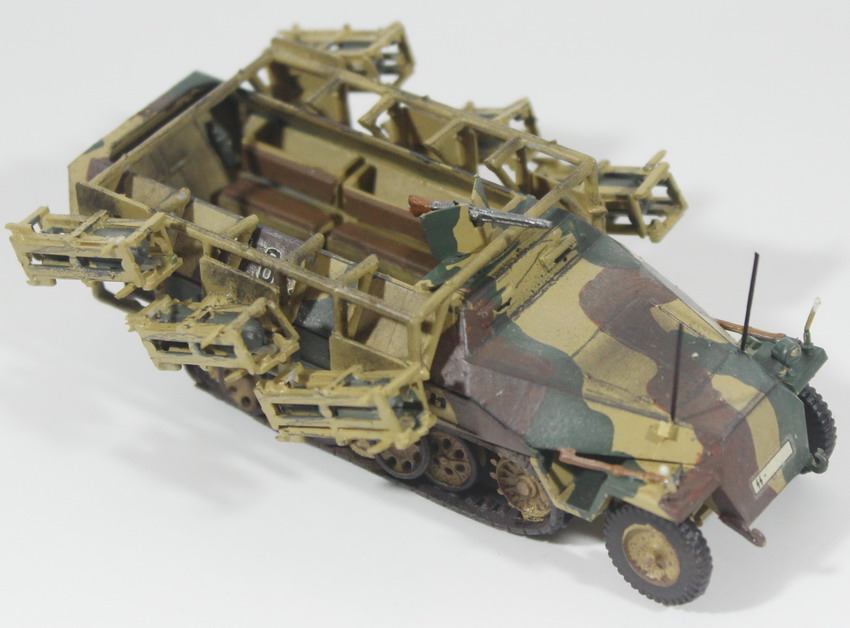Modeling halftrack Sdkfz Sdkfz 251/1 Stuka Zu Fuss, mounted and painted, 1/72, ref. caja 1