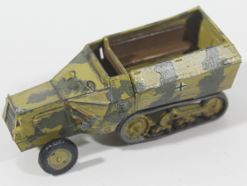 Modeling half track CITROËN-KÉGRESSE, assembled and painted, 1/72, box no. 2
