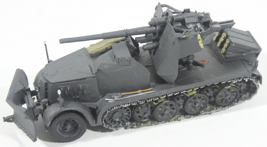 Modeling vehicle Sdkfz 8 – 12 T. 88 mm, montada y pintada, 1/72, ref. caja 1
