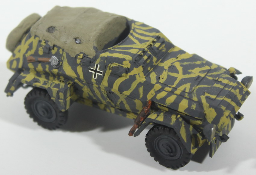 Modeling car SdKfz. 247, schwerer geländegängiger gepanzerter Personenkraftwagen, assembled and painted, 1/72, ref. box 1