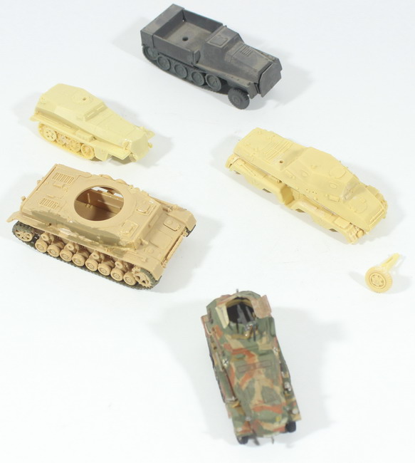Modeling vehicles german World War two, 1/72, incompletes