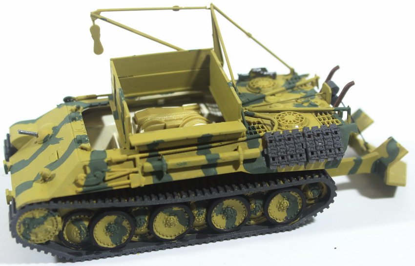 Modeling tank Bergerpanzerwagen Panther, Sd.Kfz. 179, Bergepanther, assembled and painted, 1/72, box 4