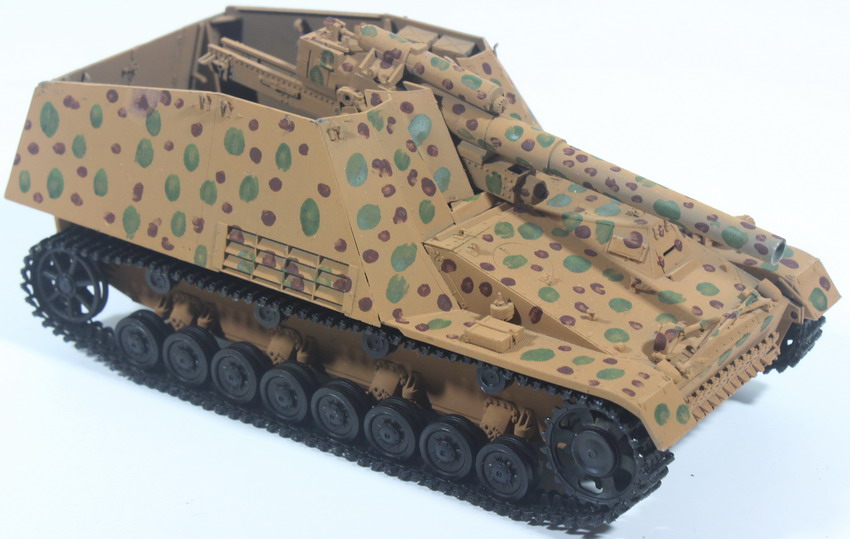 Modeling vehicle Hummel, Sdkfz 165, 1/35, assembled & painted.
