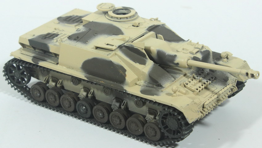 Modeling tank destroyer Sturmgeschütz IV (Sd.Kfz. 167) o StuG IV, 1/35, assembled & painted