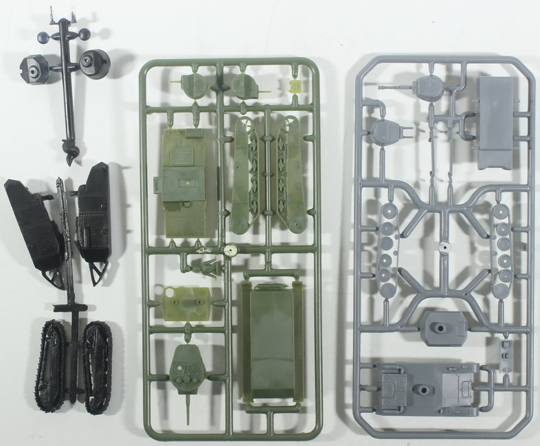 Modeling tank FT-17, T-26 A – T-26 B y Panzer I, Ausf. A – Breda, 1/72, Minairons, (no box)