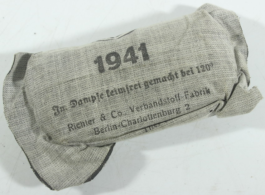 First aid kit: First aid kit, Verbandpäckchen, year 1941, German original 2 GM