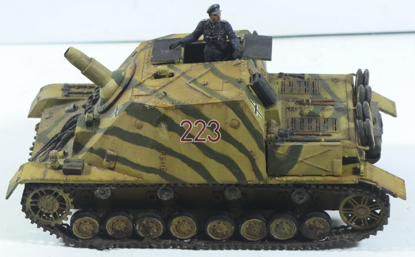 Modeling Sturmpanzer IV, Sturmpanzer 43 - SdKfz. 166, assembled and painted, 1/35
