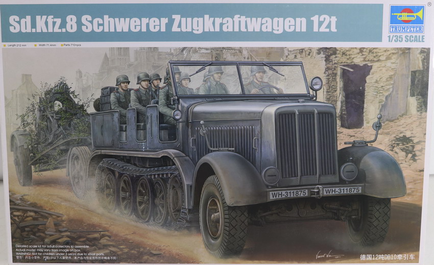 Modeling halftrack Sdkfz 8 , 12 T. , ref. 01583 , 1/35 , Trumpeter