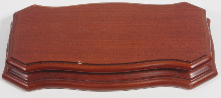 Wood base: measures: 14,5 x 5,00 x 3,00 cms. ref. 32