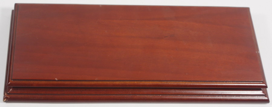 Wood base: measures: 31,00 x 10,50 x 3,00 cms. ref. 39