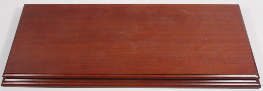 Wood base: measures: 48,00 x 20,00 x 3,00 cms. ref. 43