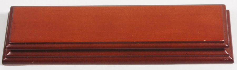 Wood base: measures: 15,00 x 3,00 x 2,30 cms. ref. 48