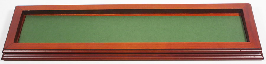 Wood base: measures: 39,00 x 9,50 x 2,30 cms. ref. 49