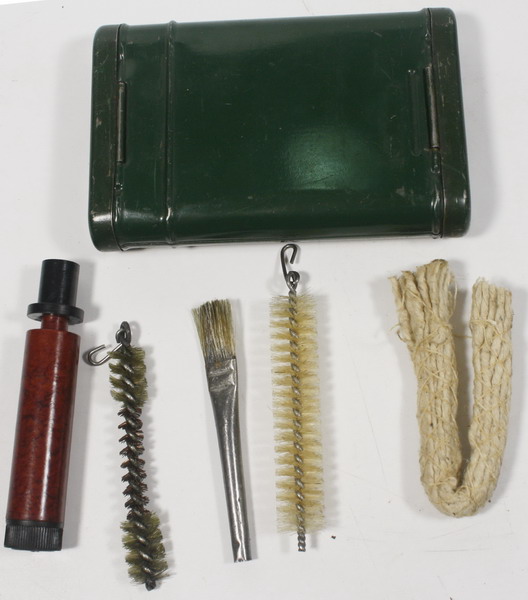 Cleaning case mod. Reinigungsgerät 34, late 1945,