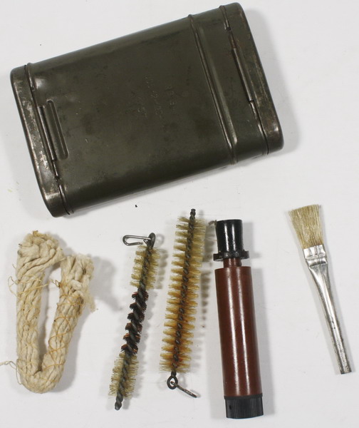 Cleaning case mod. Reinigungsgerät 34, late 1945,