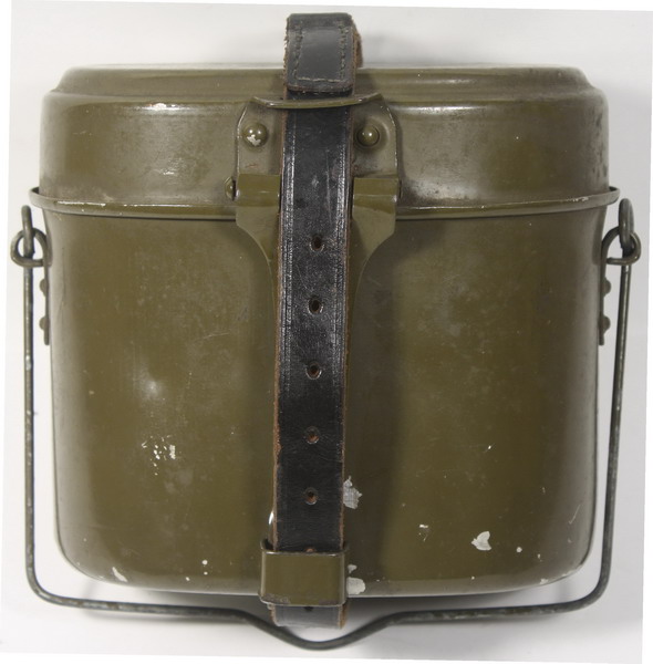 Mess kit - pot campaign denominated (kochgeschirr 31) original German World War Two