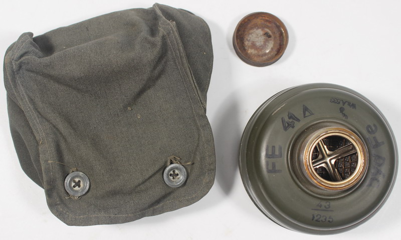 Cloth bag and replacement filter for the German antigas mask, original World War II