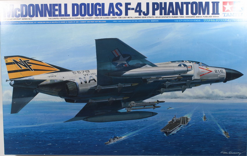 Modeling aircraft Mc Donnell Douglas F-4 J Pantom II, ref. 60306, 1/32, Tamiya